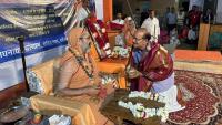 Samvit volunteers, organisers receiving blessings from H.H. Swamiji